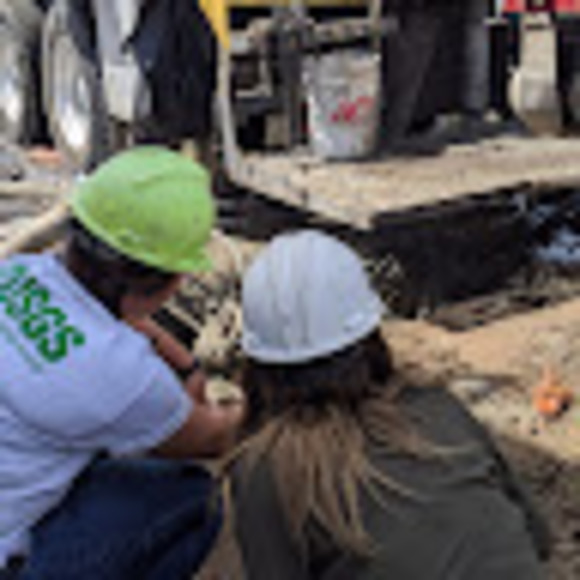 Meet your Posher, Lisa - Picture 1 of 1